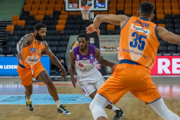 与背后团队 与背后团队