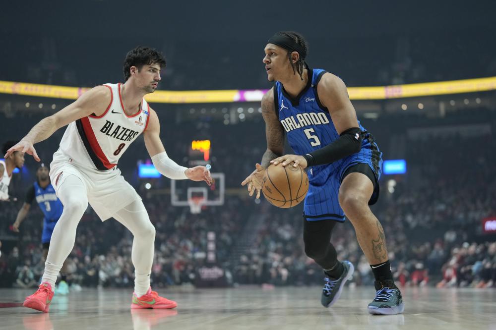 队而黯然离 队而黯然离